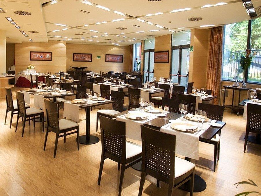 Ribera De Triana Hotel